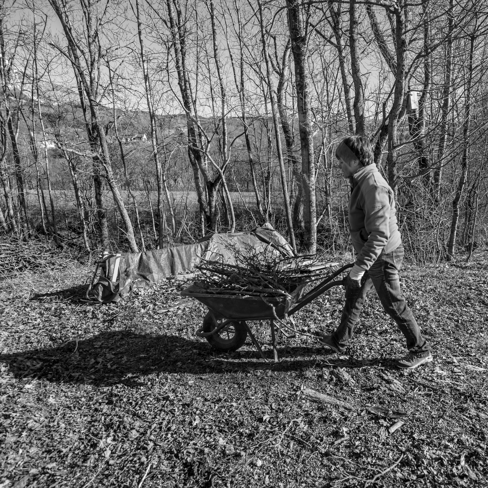 Livraison des tables réalisées par le lycée Poutrain