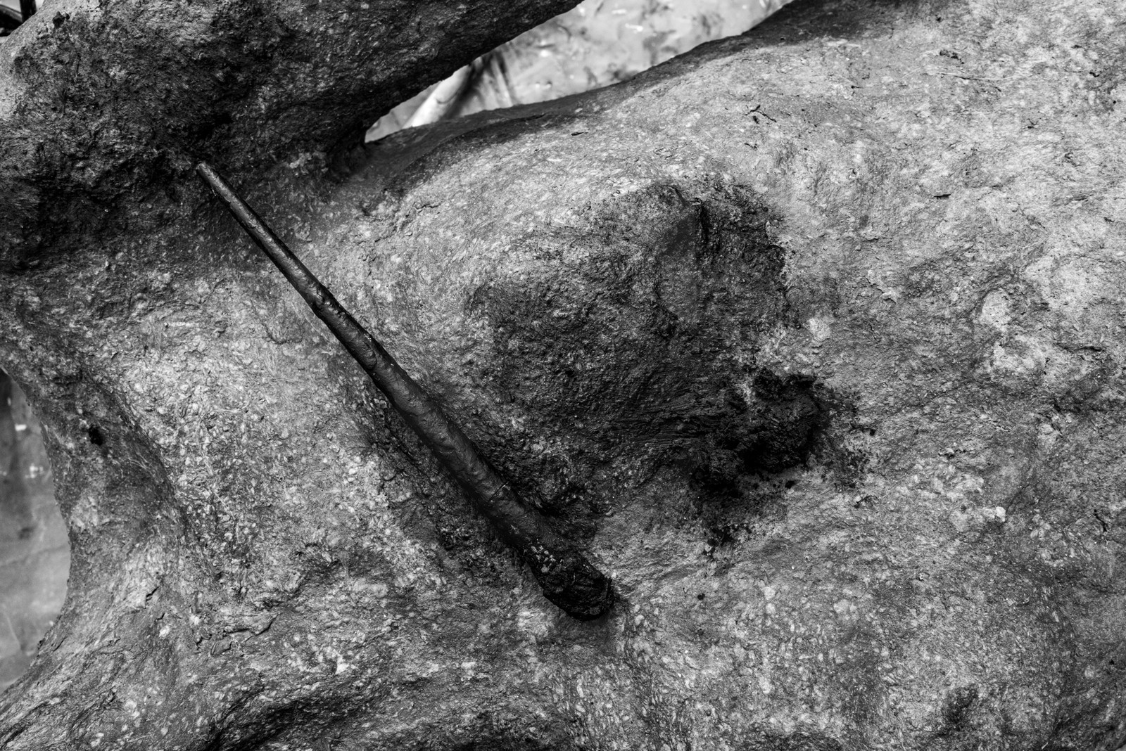 Création de l'homme de l'Ouort Marcel Joli Coeur : pose d'un enduit noir