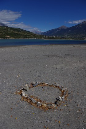 Lac de Serre-Ponçon (Hautes-Alpes   France)